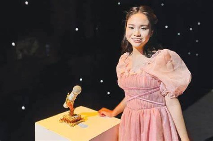 Annabelle Chiong: The Rising Star Shining Bright in the Entertainment World