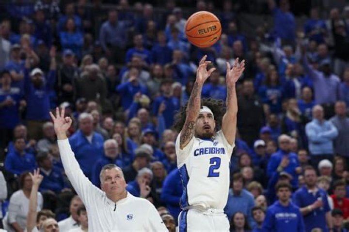 Cheers to the Showdown: Creighton vs Louisville, The Ultimate College Basketball Clash!