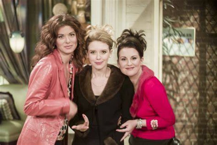 Debra Messing Net Worth: The Inside Scoop on Her Career, Wealth, and Life