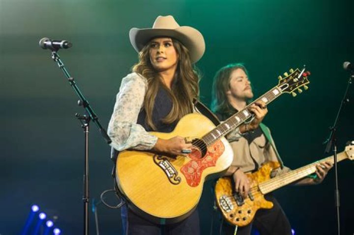 Ella Hiller: The Rising Star Redefining the Music Industry