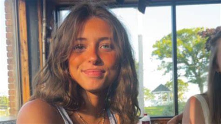 Ellie Evelyn Smith Age: Unveiling the Life and Times of a Rising Star