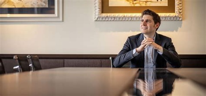 Facebook Eduardo Saverin: The Untold Story of a Cofounder's Journey