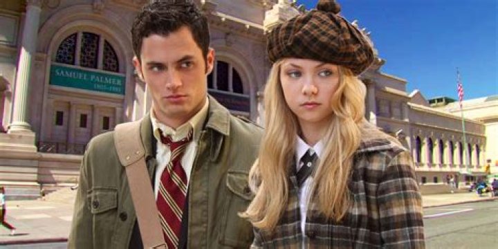 Gossip Girl and Humphrey: The Ultimate Drama You Can't Miss!