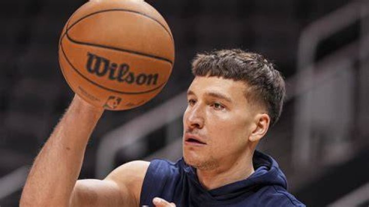 Hawks Fans Give Bogdan Bogdanovic A Warm Welcome in His First Game Back in Atlanta Since Being Traded