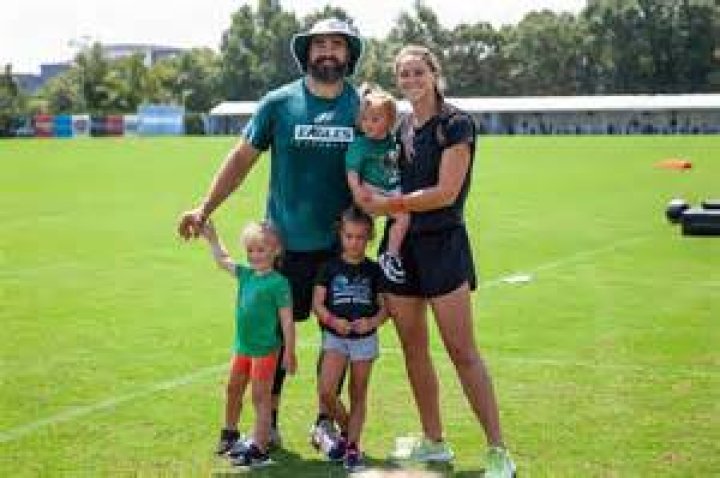 Kylie Kelce Height in cm: Discovering the Stats and Facts You Need to Know