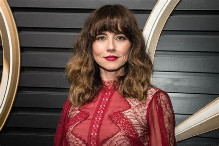 Linda Cardellini Young: The Journey of a Beloved Hollywood Star
