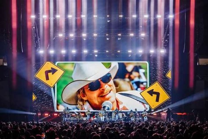 Mason Felps Creates Bold Looks for Alan Jackson Last Call Tour with Chauvet Professional