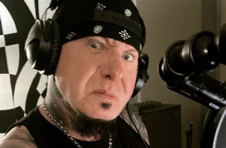 Mudvayne Lead Singer Wife: Exploring the Life and Relationships