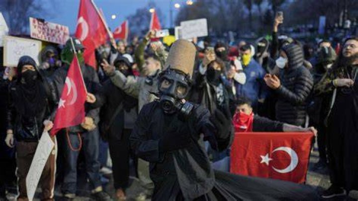 Police Arrest Istanbul Mayor and Key Erdogan Rival Over Alleged Corruption and Terror Links