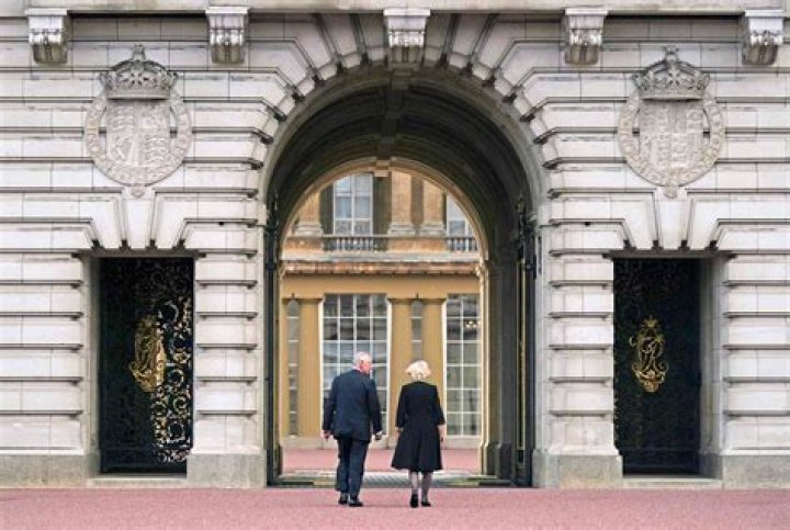 Pope Pens Letter to the Editor While in Hospital as Buckingham Palace Announces King Charles' Visit