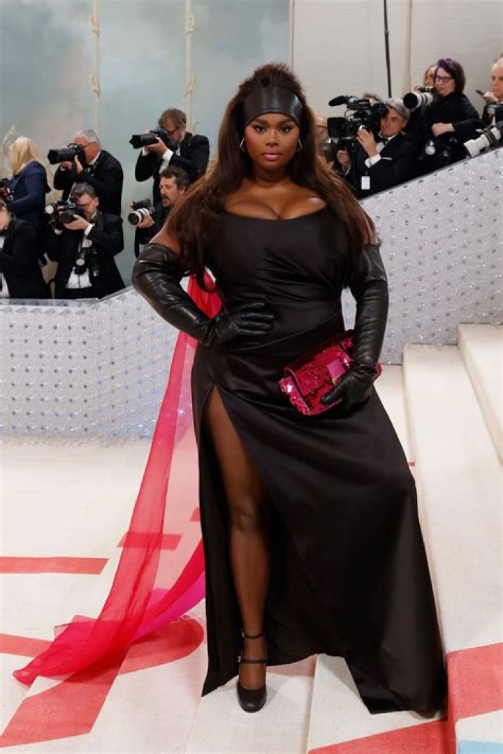 Rose Jadeli: The Rising Star Redefining Beauty Standards