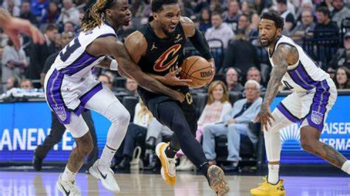 Short-handed Kings Hand Cavaliers Their 3rd Straight Loss with 123-119 Win