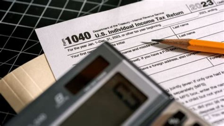 Some Taxpayers May Still Be Able to Get a $1,400 Check from the IRS | Don't Miss This Deadline If You're Eligible