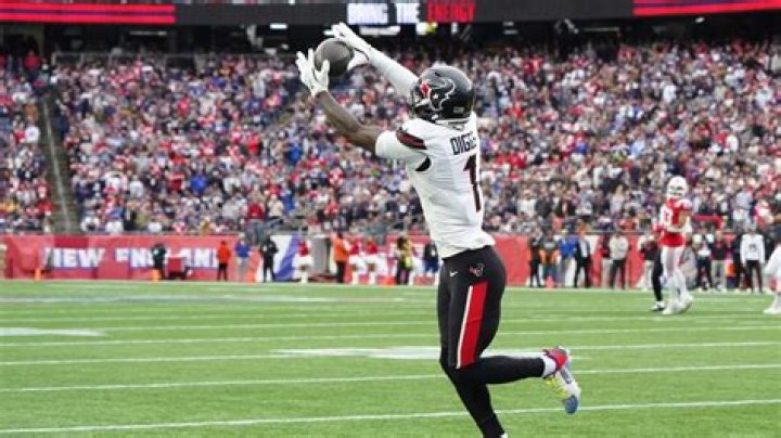 Star WR Stefon Diggs Meets with Patriots in Foxboro: Report