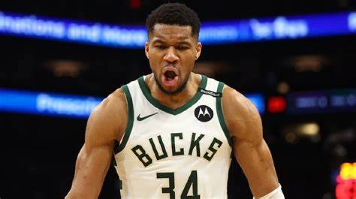 Stephen Curry Sits Out Against Bucks: Resting a Champion's Back