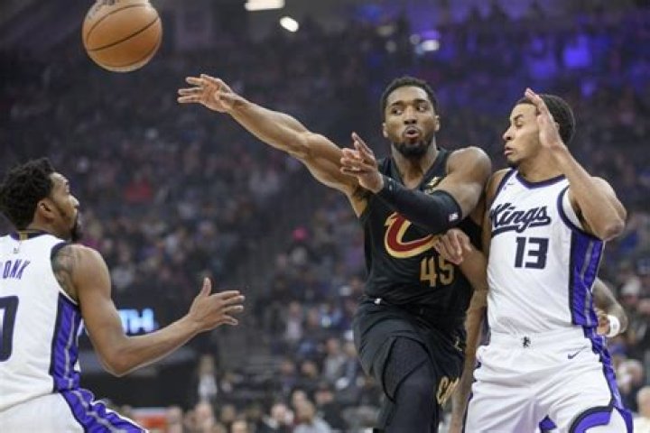 The Kings Hand the Cavaliers Their 3rd Straight Loss with a 123-119 Win