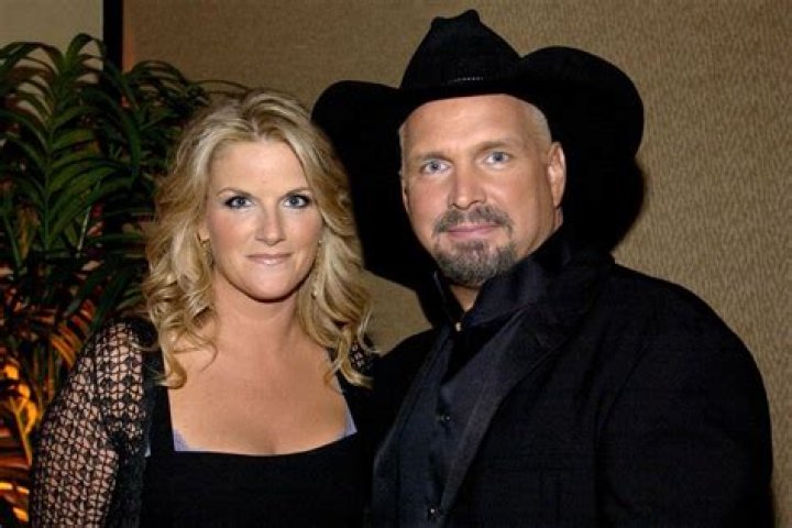 Trisha Yearwood Wore a Ruby Red Dress at Her Oklahoma Wedding to Garth Brooks