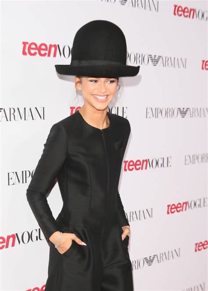 Zendaya Big Hat: The Iconic Fashion Statement That's Taking Over